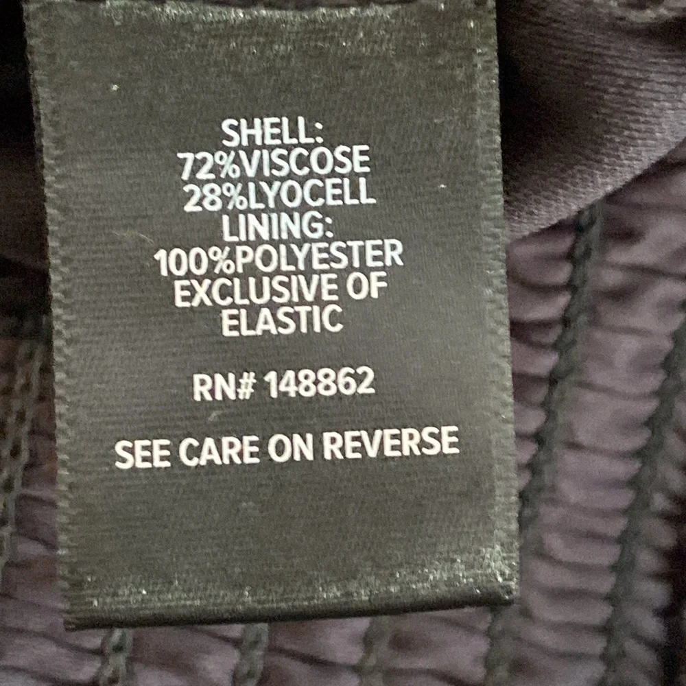 Torrid Black Black Paisley Sleeveless Smocked Sweetheart Neck Tank Top 3532 - Picture 10 of 11